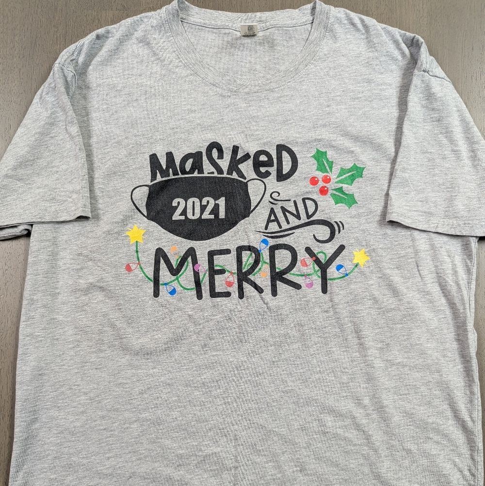 Gray 'Masked and Merry' Graphic T-Shirt
